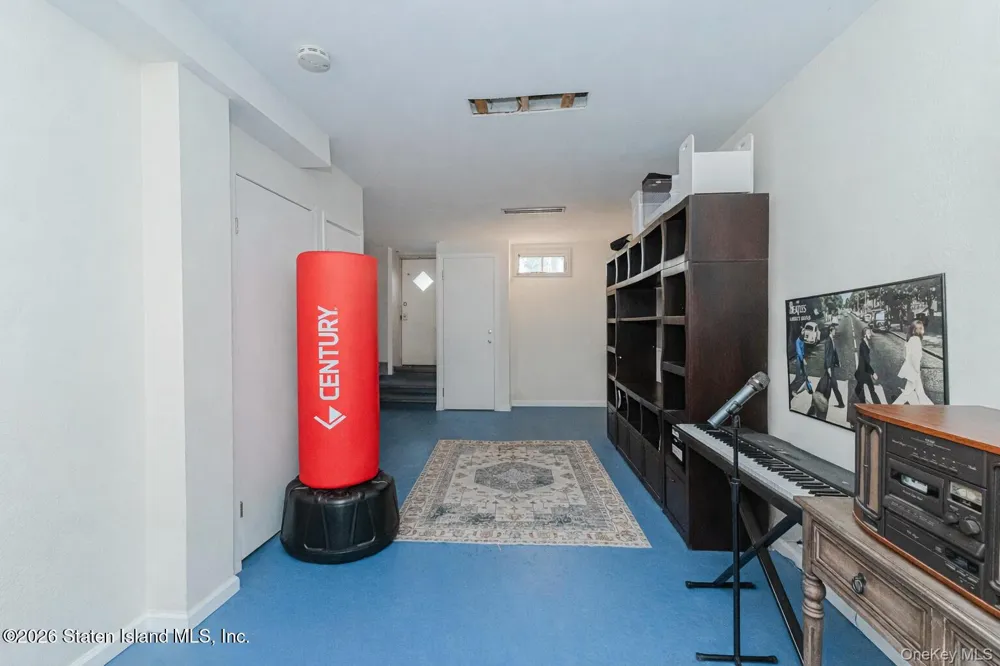 62 Arnold Street Staten Island, NY 10301