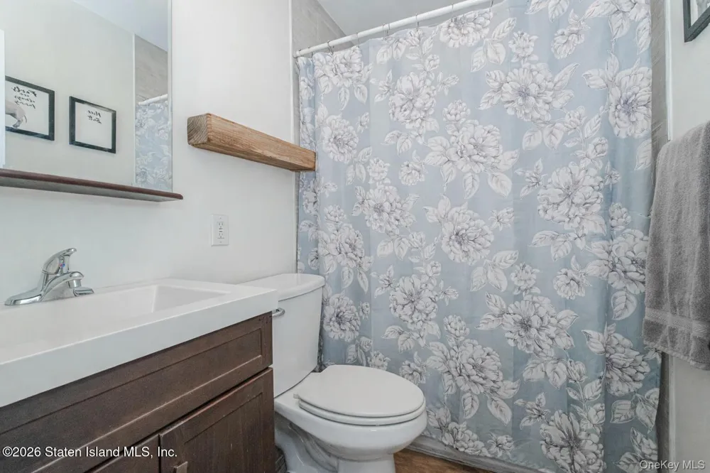 62 Arnold Street Staten Island, NY 10301