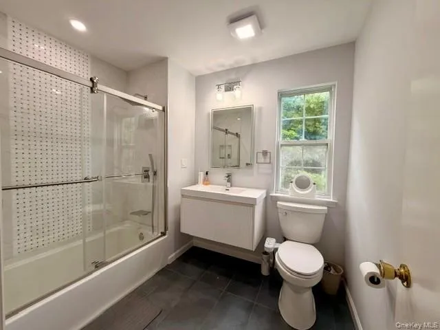 2 Herrels Circle Melville, NY 11747