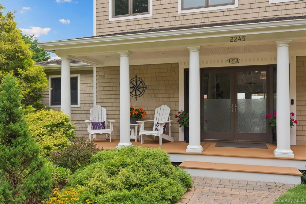 2245 Little Peconic Bay Lane Southold, NY 11971
