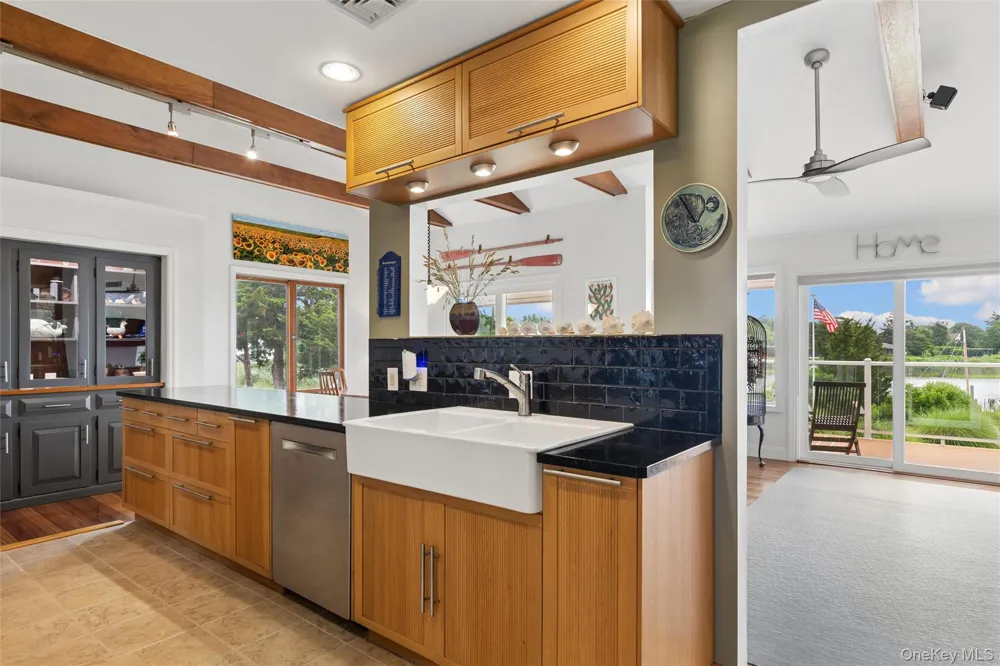 2245 Little Peconic Bay Lane Southold, NY 11971