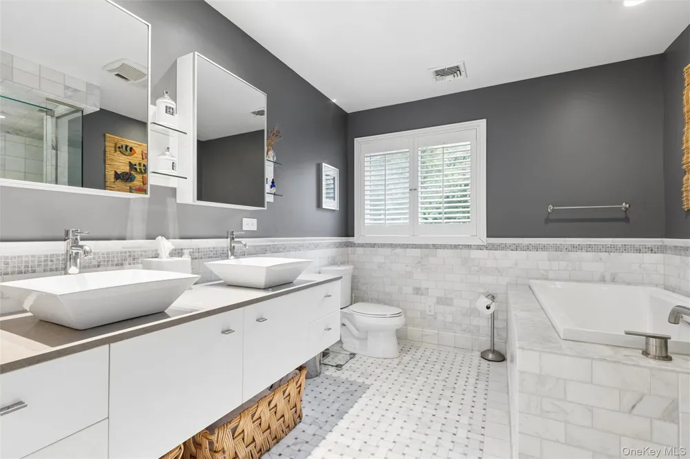 2245 Little Peconic Bay Lane Southold, NY 11971
