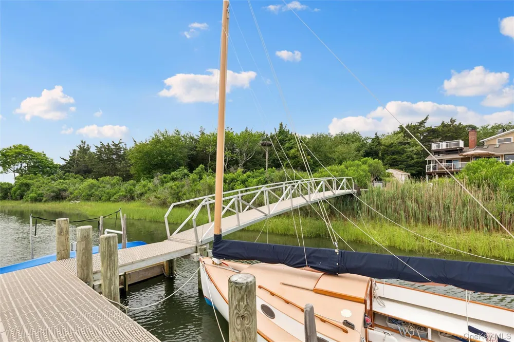 2245 Little Peconic Bay Lane Southold, NY 11971