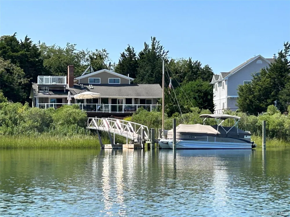 2245 Little Peconic Bay Lane Southold, NY 11971