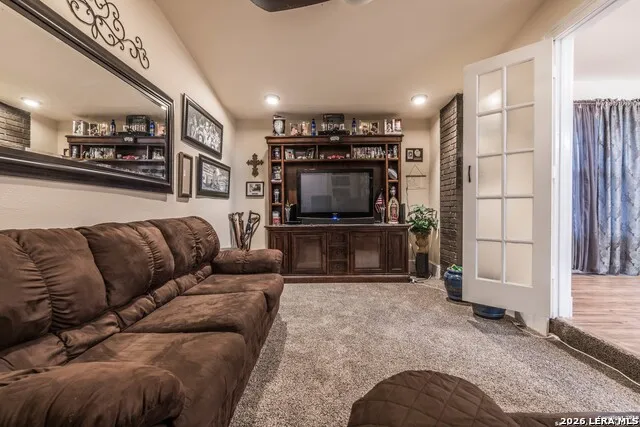 4349 SILVER LAKE DR San Antonio, TX 78219