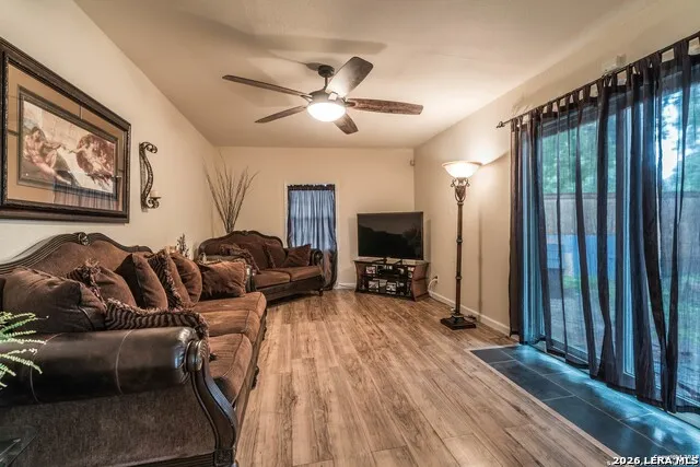 4349 SILVER LAKE DR San Antonio, TX 78219