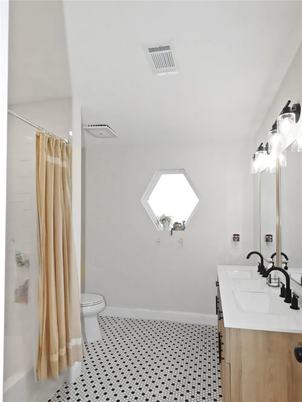 4219 Frost Street Santa Fe, TX 77517