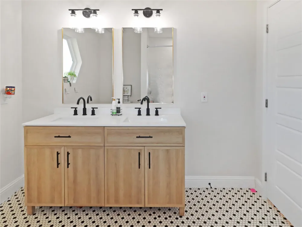 4219 Frost Street Santa Fe, TX 77517