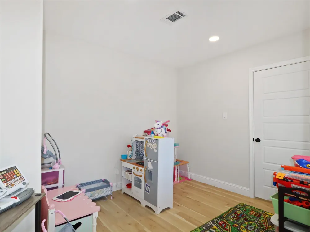 4219 Frost Street Santa Fe, TX 77517