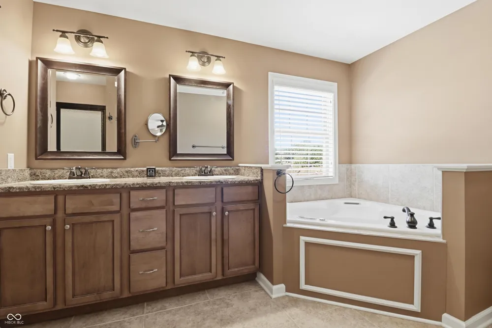 2946 S Colton Road New Palestine, IN 46163