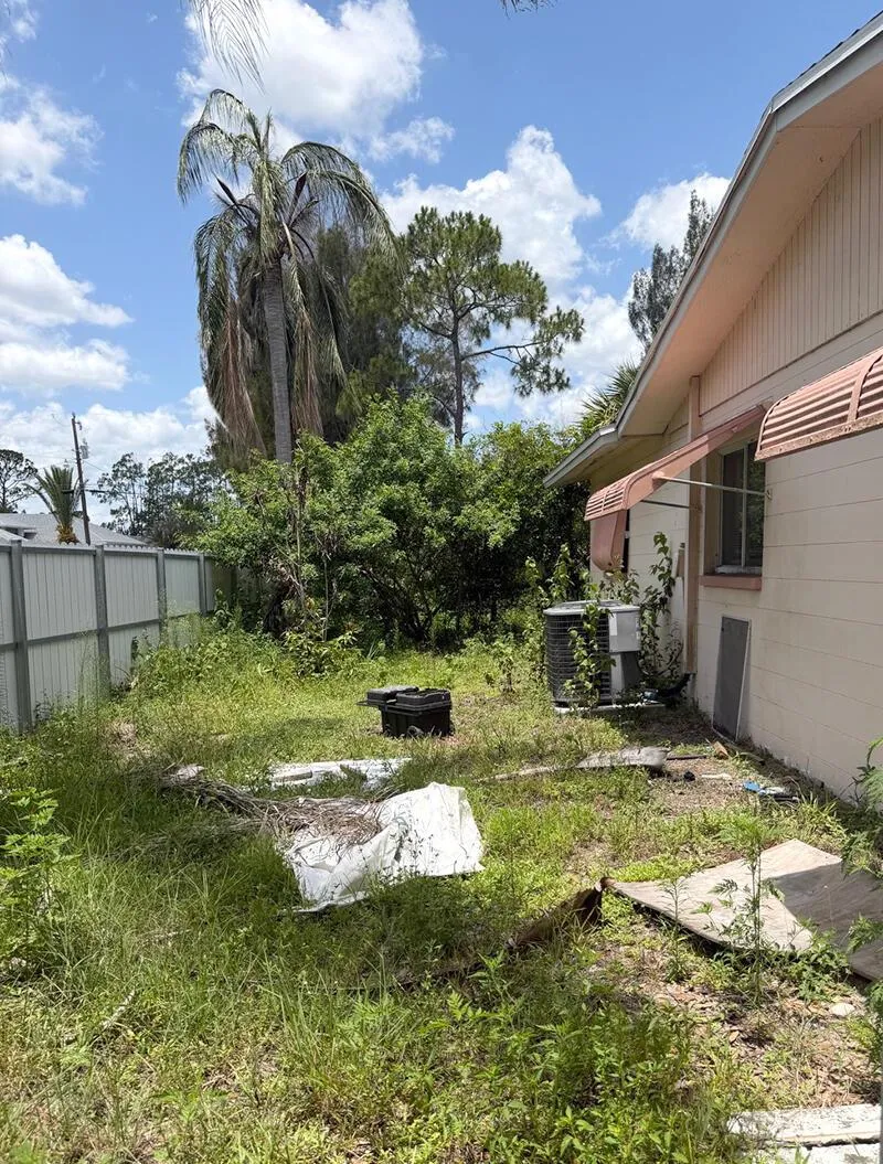 901 SHELDON AVENUE Lehigh Acres, FL 33936