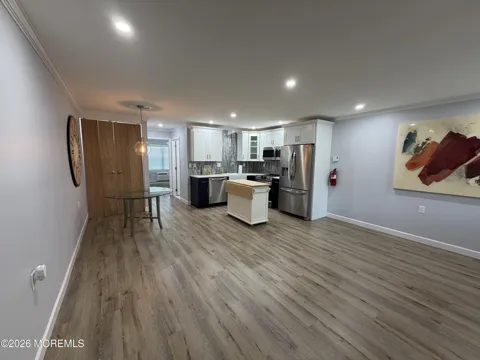 533 Dartmoor Court