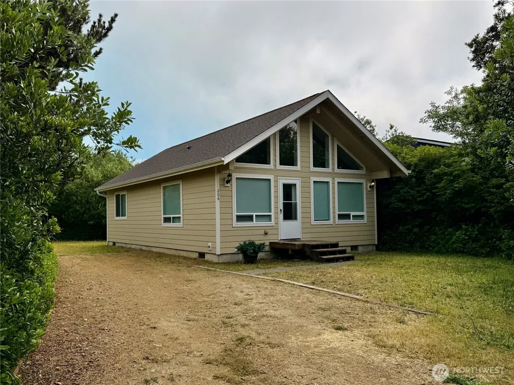 206 Wishkah Street Ocean Shores, WA 98569