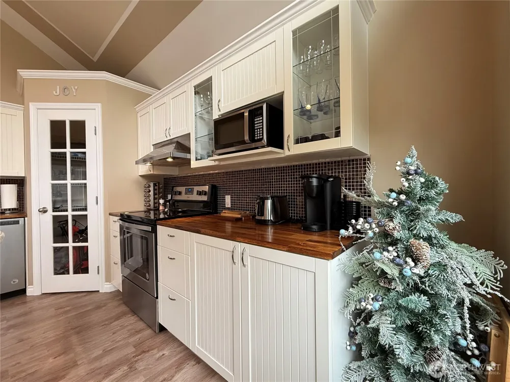 206 Wishkah Street Ocean Shores, WA 98569