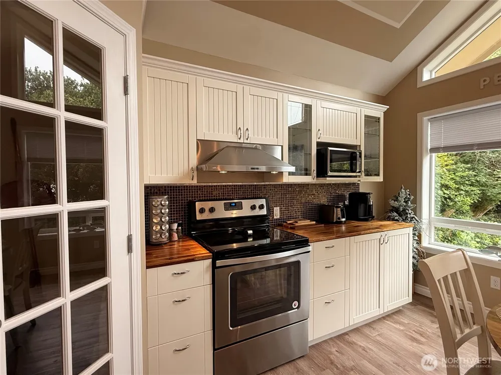 206 Wishkah Street Ocean Shores, WA 98569