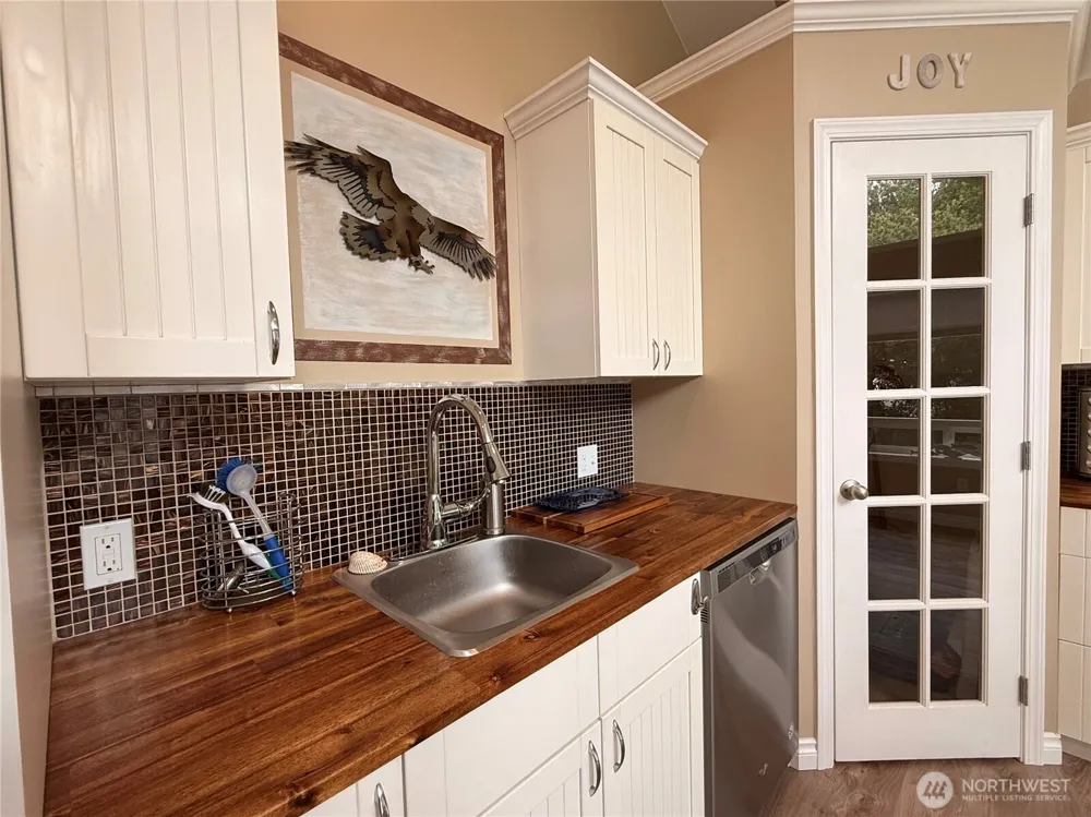 206 Wishkah Street Ocean Shores, WA 98569