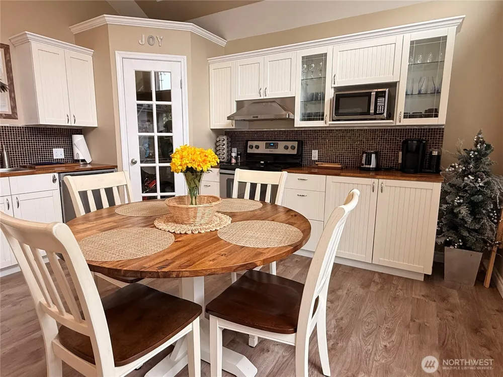 206 Wishkah Street Ocean Shores, WA 98569