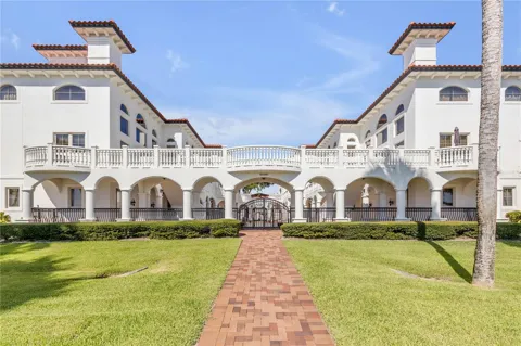 5090 RIVERSIDE DRIVE #105