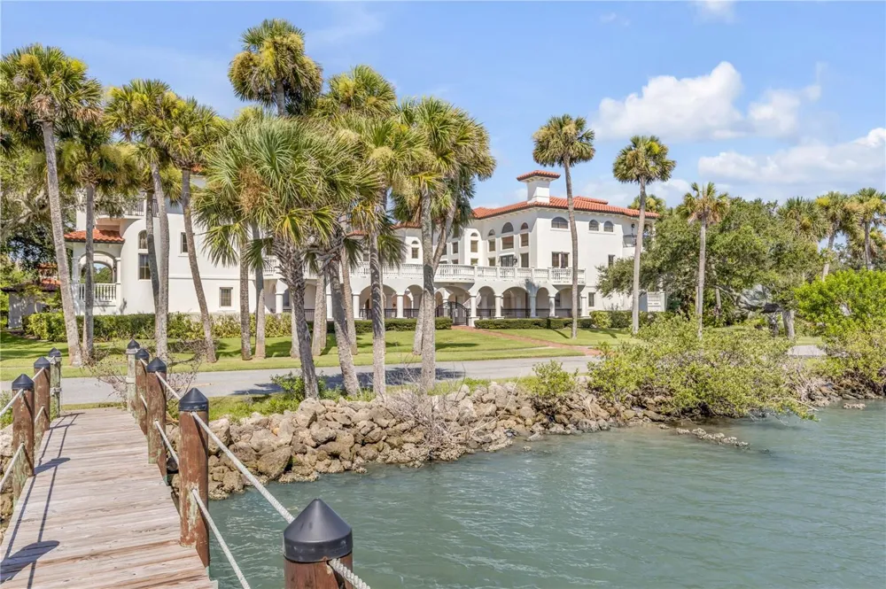 5090 RIVERSIDE DRIVE #105 Port Orange, FL 32127