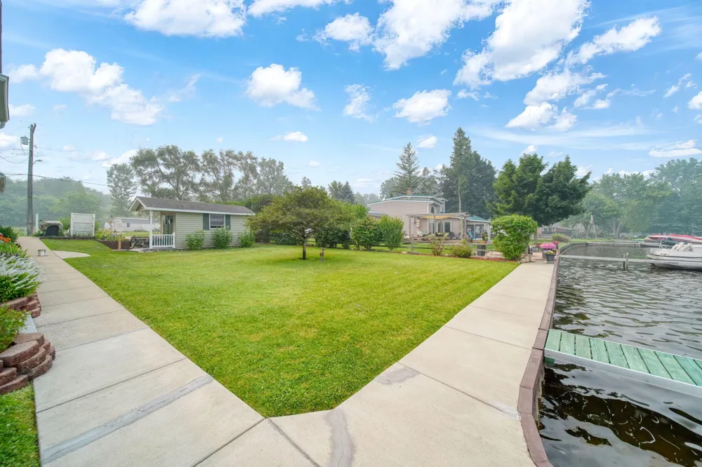 14 Ackerson Lake Road Jackson, MI 49201