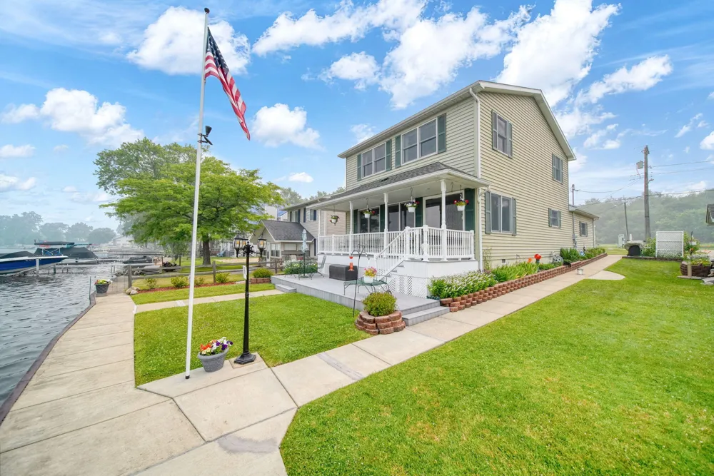 14 Ackerson Lake Road Jackson, MI 49201