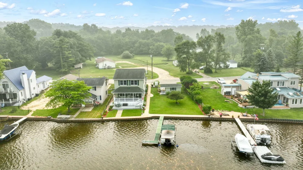 14 Ackerson Lake Road Jackson, MI 49201