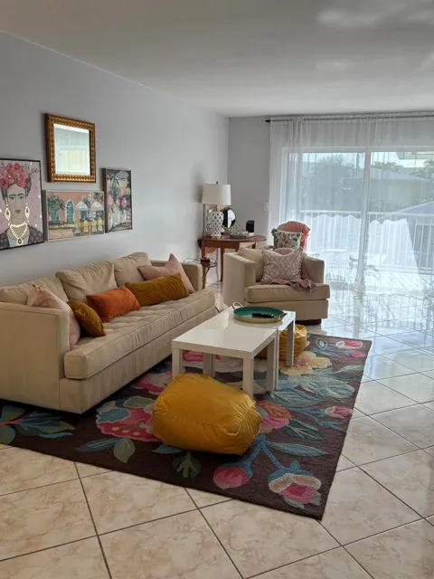 510 Prosperity Farms Road #8b