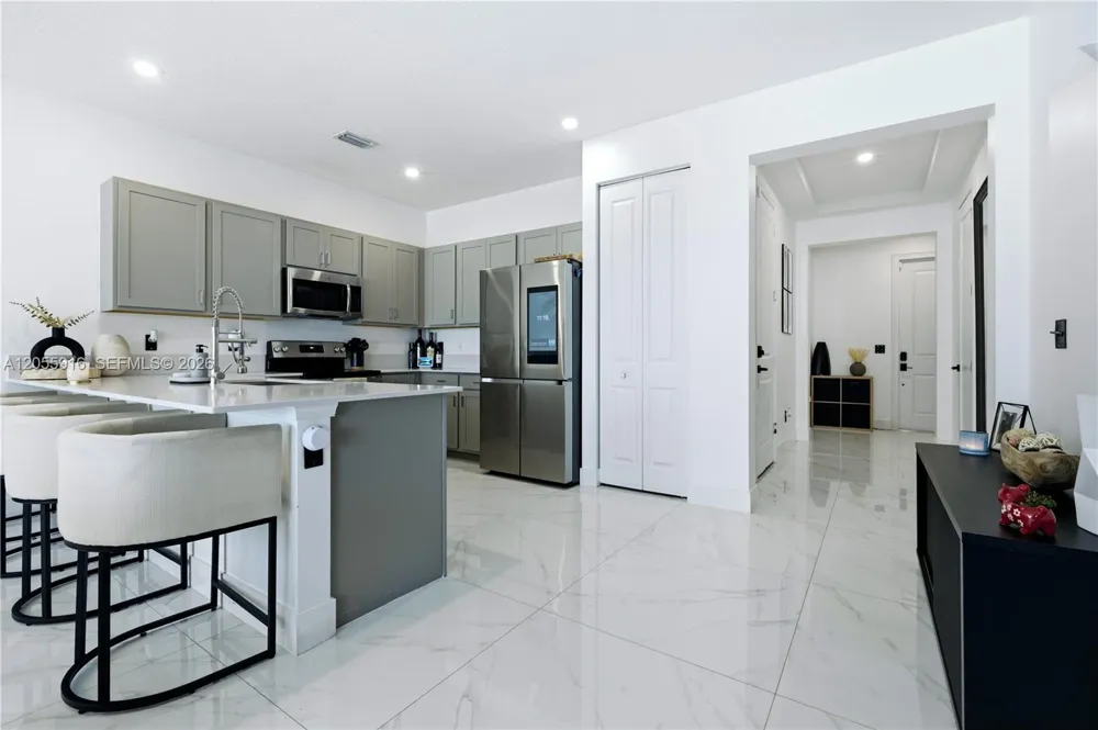 4307 Bradbury Ct Riviera Beach, FL 33410