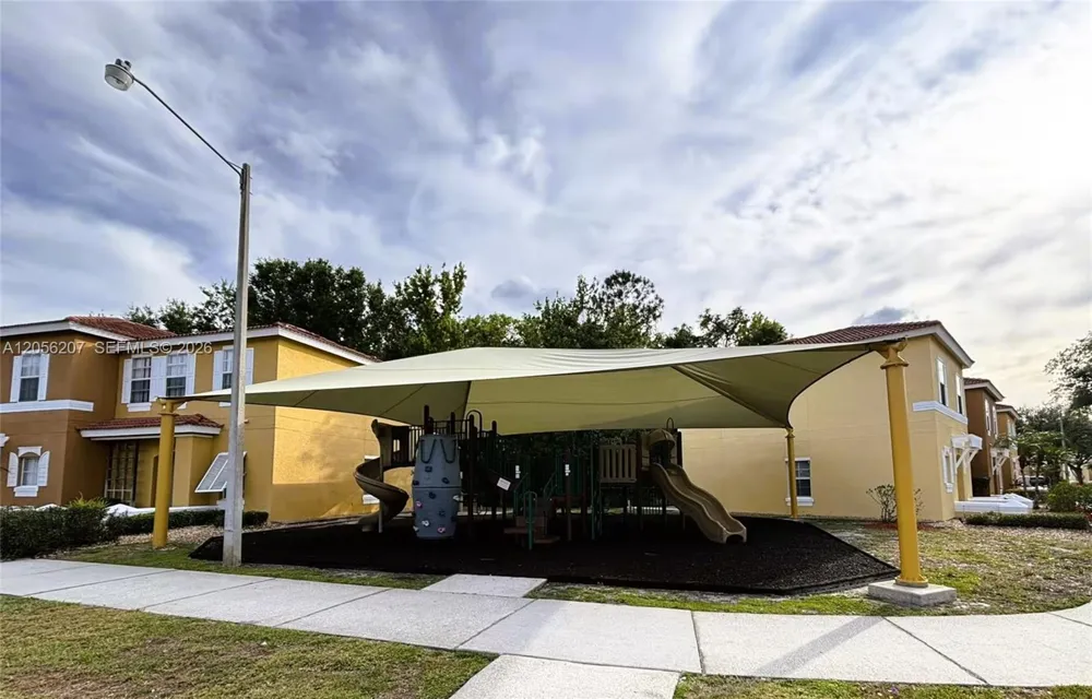 1037 Park Ridge Circle Kissimmee, FL 34746