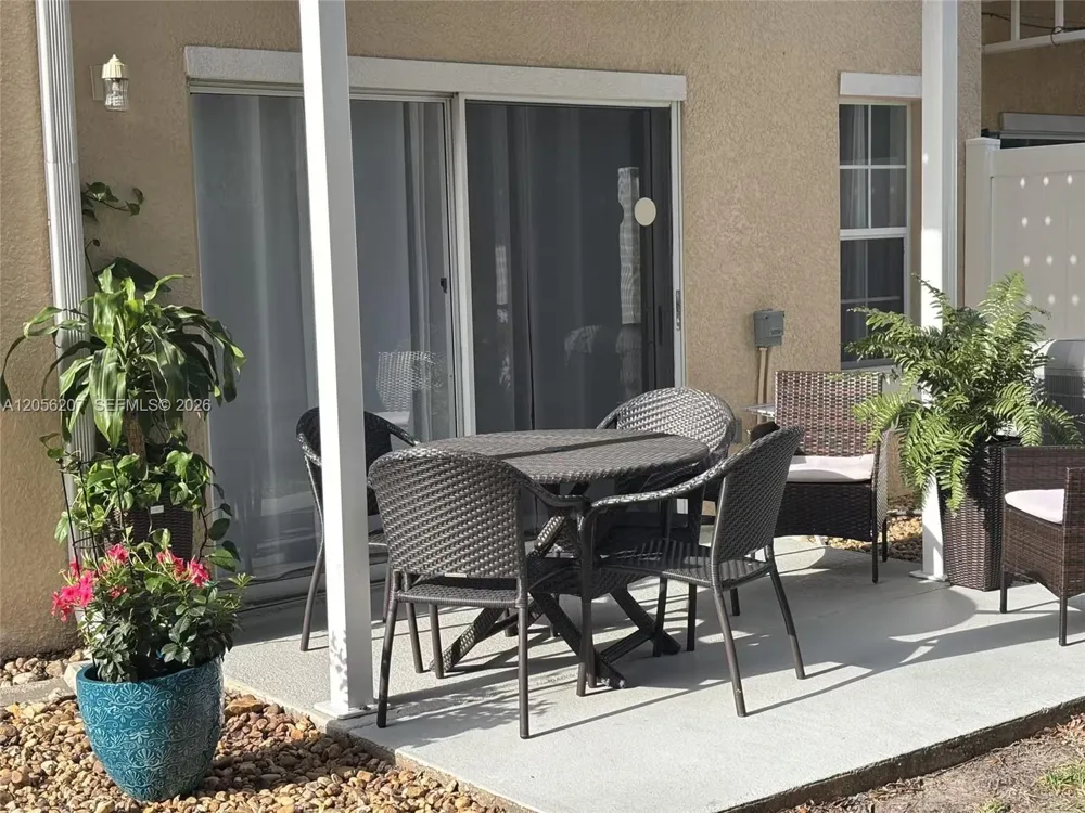 1037 Park Ridge Circle Kissimmee, FL 34746