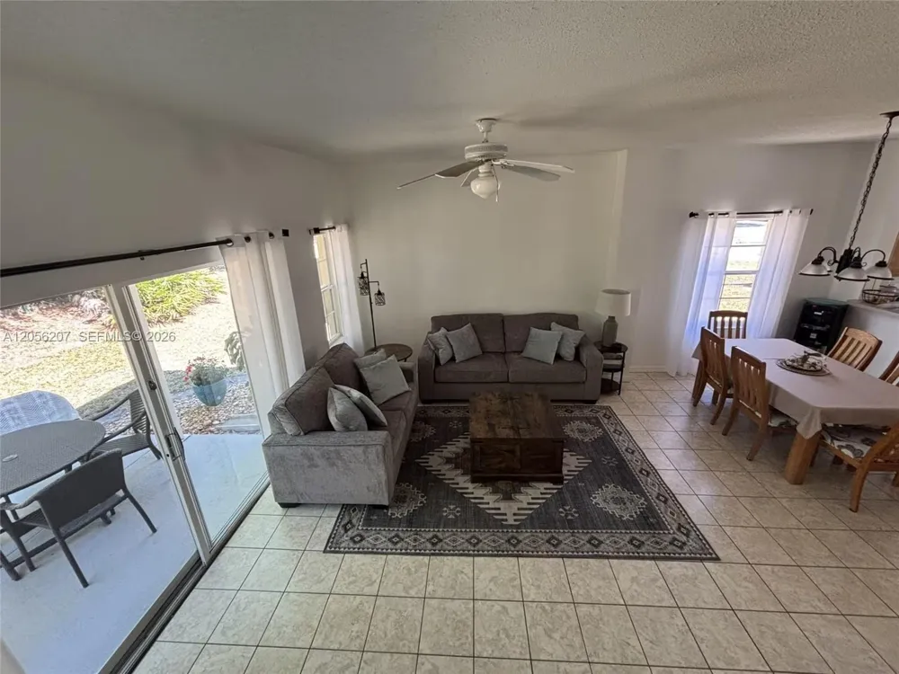 1037 Park Ridge Circle Kissimmee, FL 34746