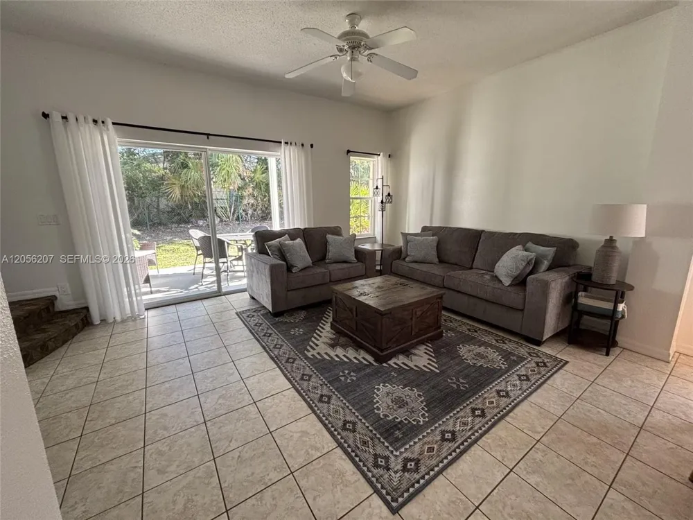 1037 Park Ridge Circle Kissimmee, FL 34746