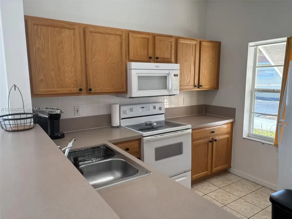 1037 Park Ridge Circle Kissimmee, FL 34746