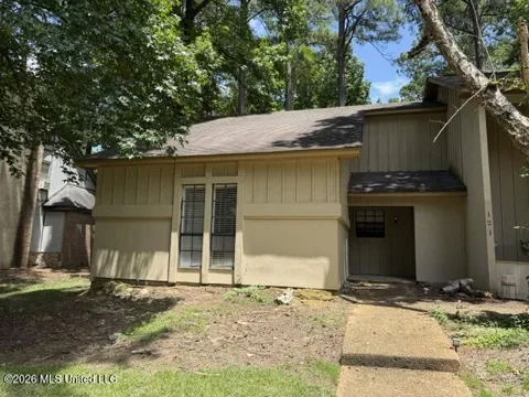 121 Bent Creek Circle