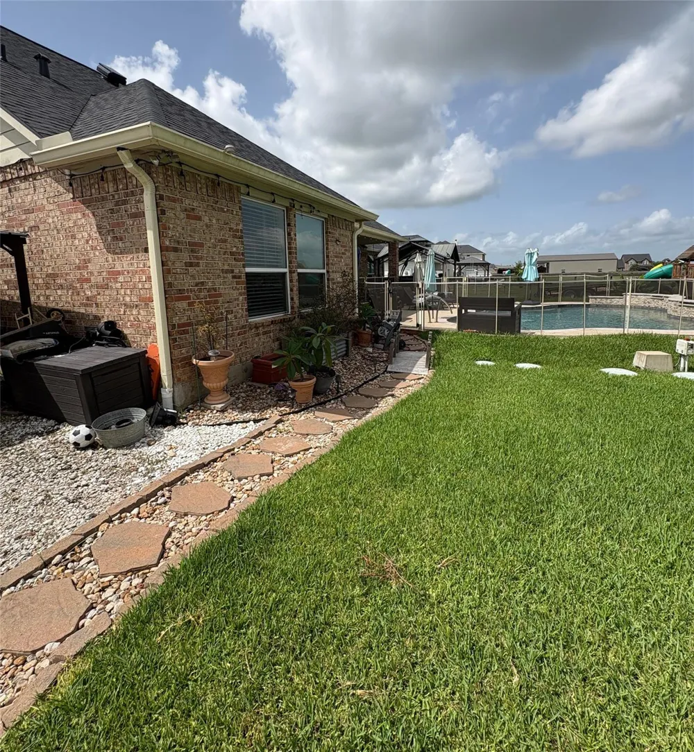 11018 Stallion Drive Needville, TX 77461