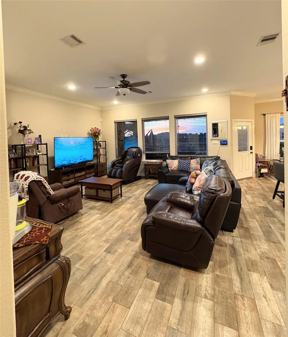 11018 Stallion Drive Needville, TX 77461