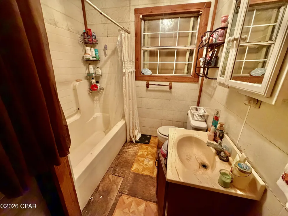 1612 W Main Street Ponce De Leon, FL 32455
