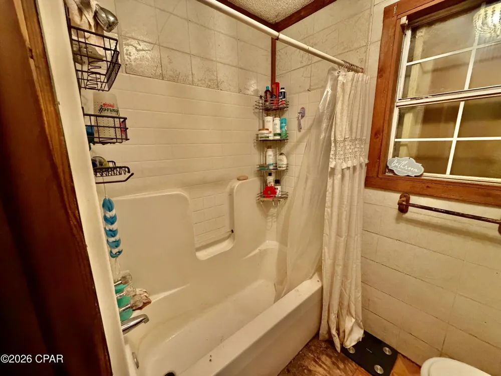 1612 W Main Street Ponce De Leon, FL 32455