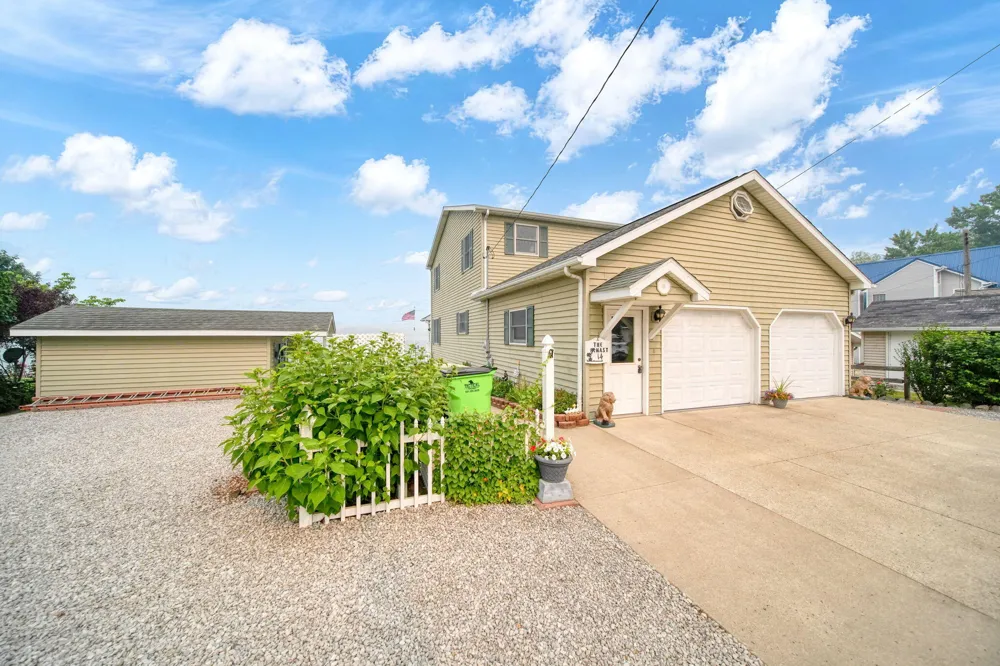 14 Ackerson Lake Road Napoleon Township, MI 49201