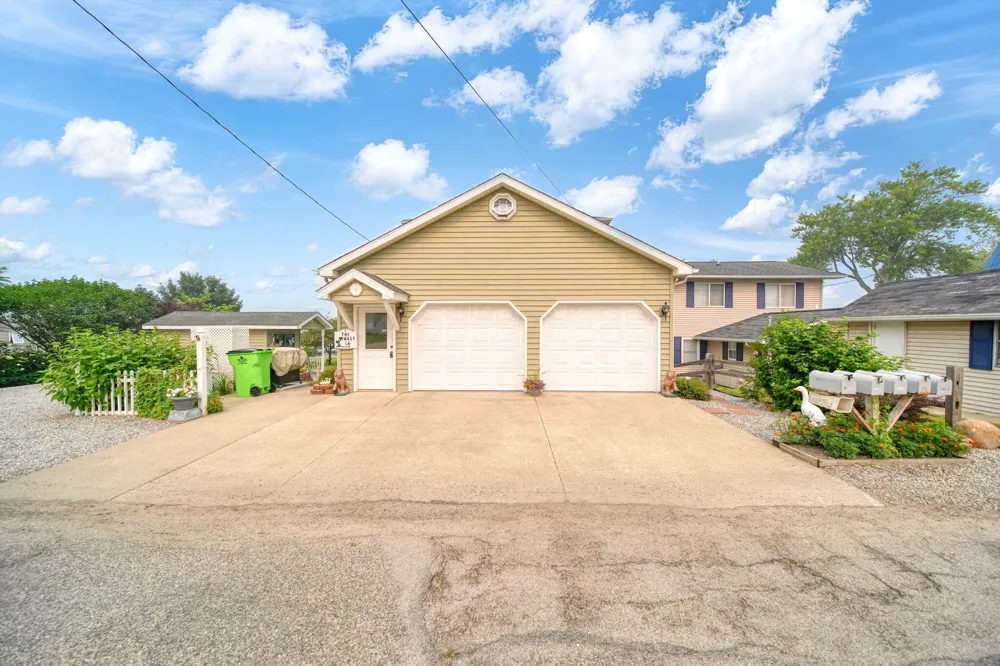 14 Ackerson Lake Road Napoleon Township, MI 49201