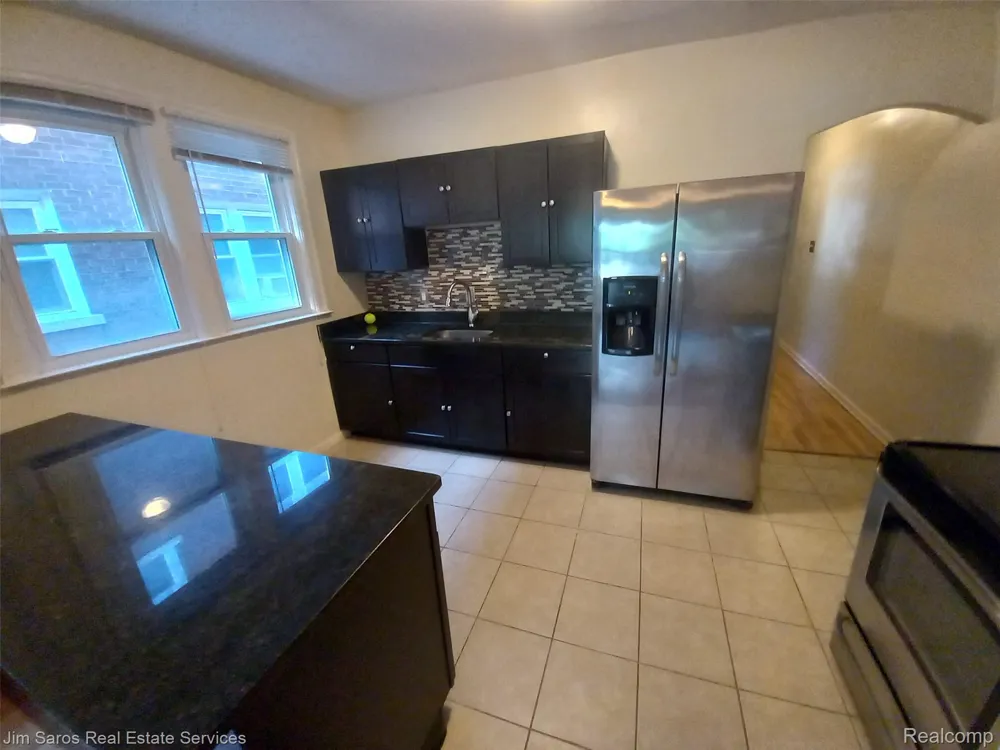 837 Beaconsfield 1S Grosse Pointe Park City, MI 48230