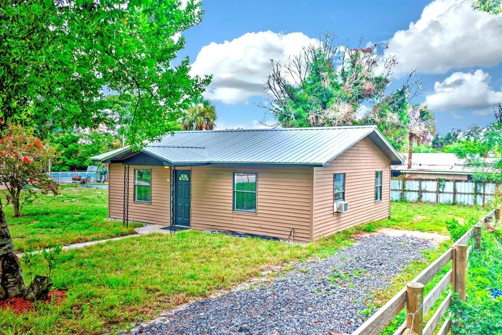 131 WIGGINS AVENUE Avon Park, FL 33825