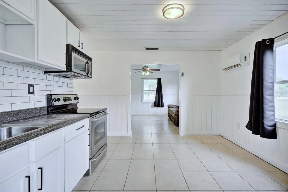 131 WIGGINS AVENUE Avon Park, FL 33825
