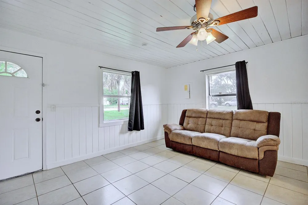 131 WIGGINS AVENUE Avon Park, FL 33825