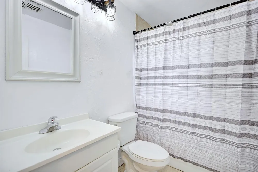 131 WIGGINS AVENUE Avon Park, FL 33825