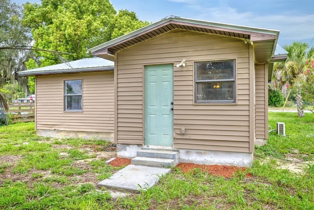 131 WIGGINS AVENUE Avon Park, FL 33825