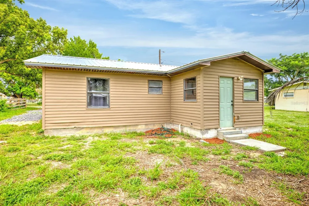 131 WIGGINS AVENUE Avon Park, FL 33825