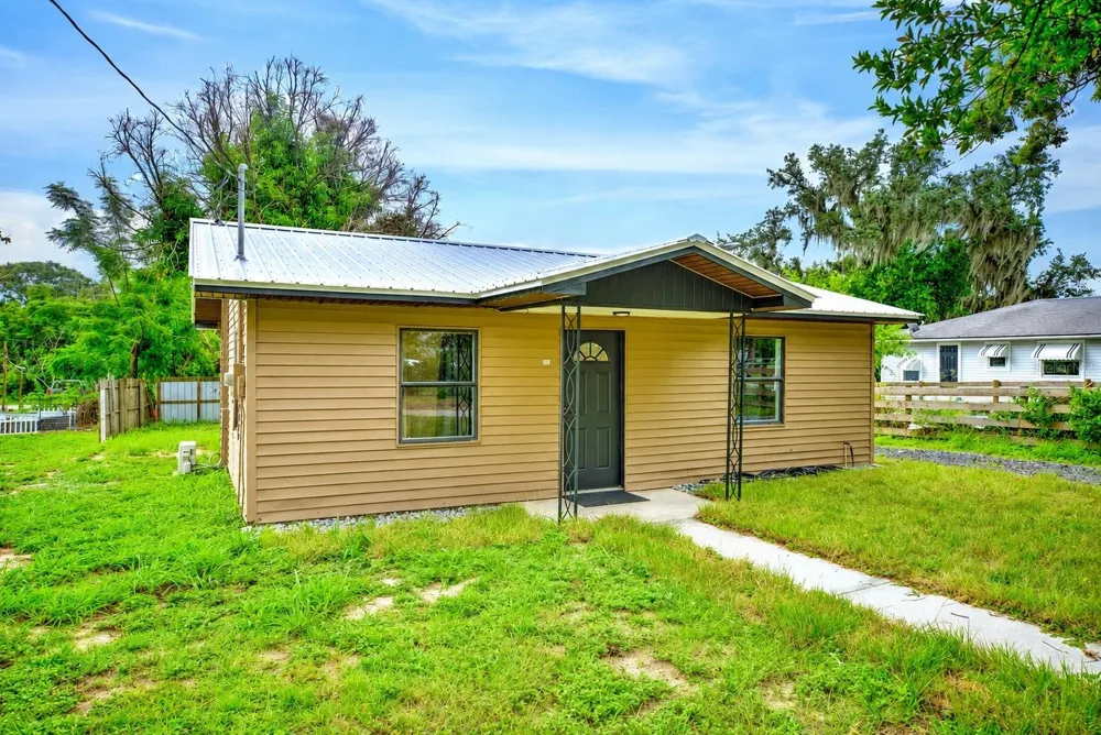 131 WIGGINS AVENUE Avon Park, FL 33825