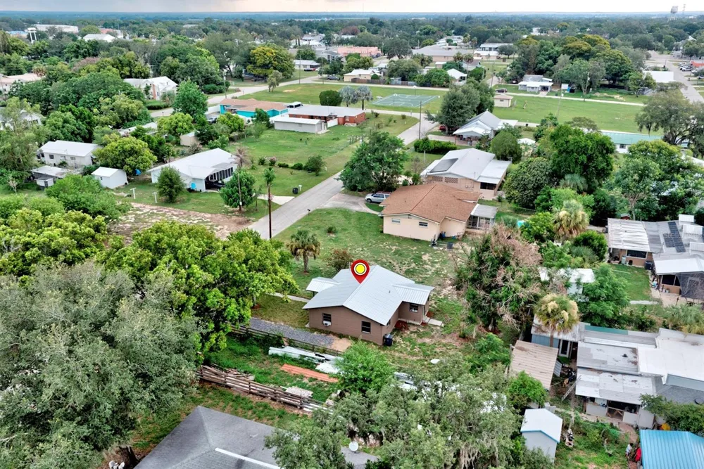 131 WIGGINS AVENUE Avon Park, FL 33825
