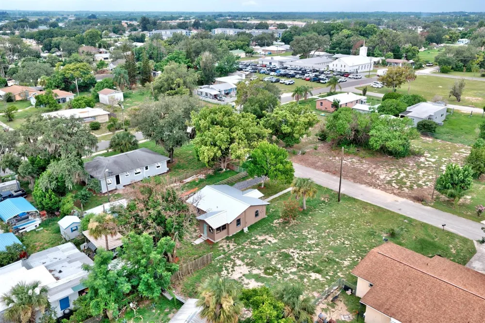 131 WIGGINS AVENUE Avon Park, FL 33825